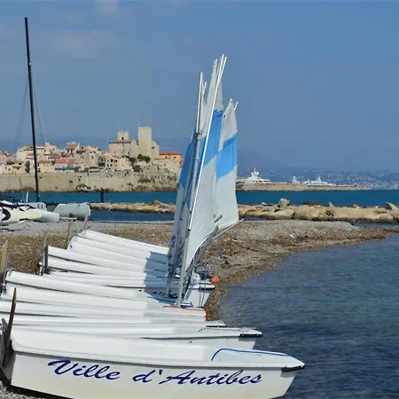 2 Pieces Avec Loggia, Proche Plage, Garage Et Prestations Soignees A - Fr-1-252-19 شقة أنتيب