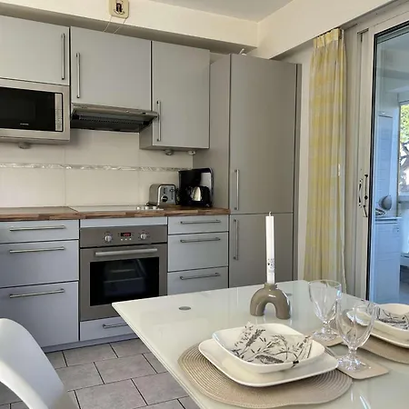 شقة 2 Pieces Avec Loggia, Proche Plage, Garage Et Prestations Soignees A - Fr-1-252-19 *