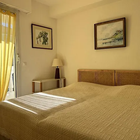 Appartement 2 Pieces Avec Loggia, Proche Plage, Garage Et Prestations Soignees A - Fr-1-252-19 Antibes